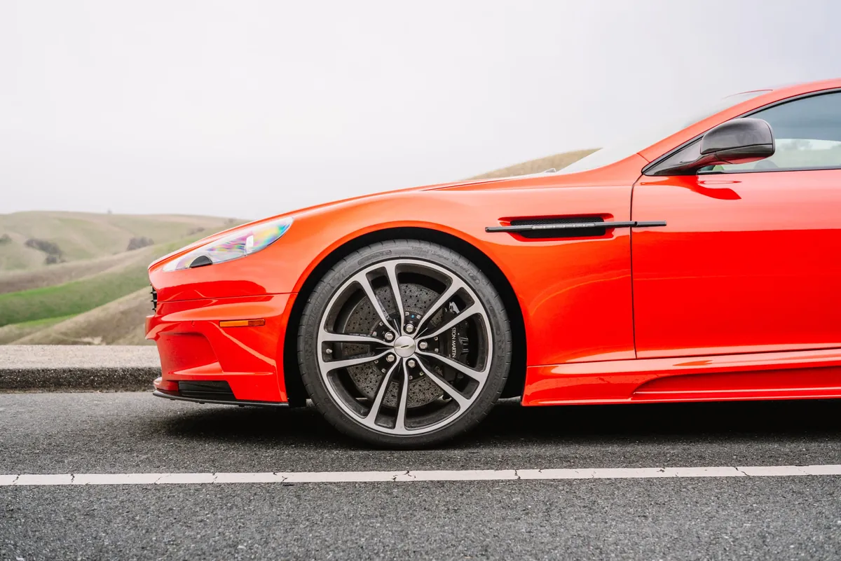 Aston Martin DBS